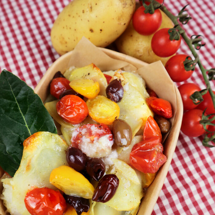 Baccalà “Linda” al forno con patate, pomodorini e olive taggiasche (250gr)