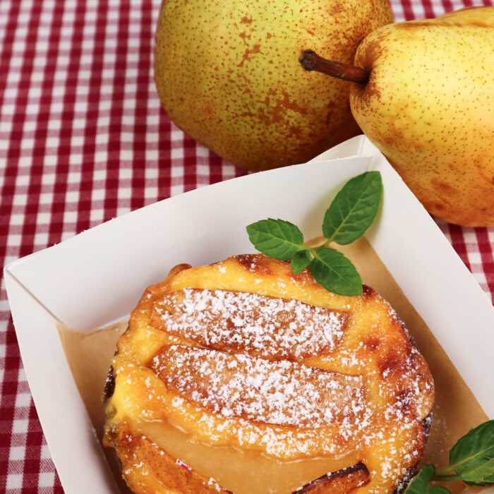 Sfogliatina di pere e crema catalana